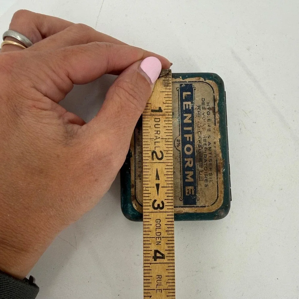 Vtg French pharmacy tin 